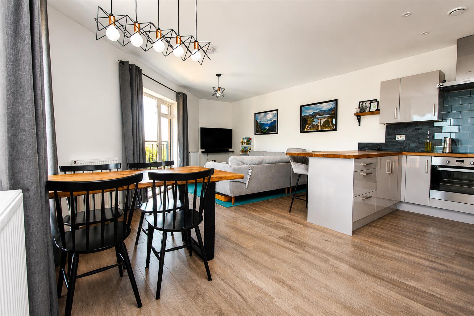 3 bed property in London Road, Wallington